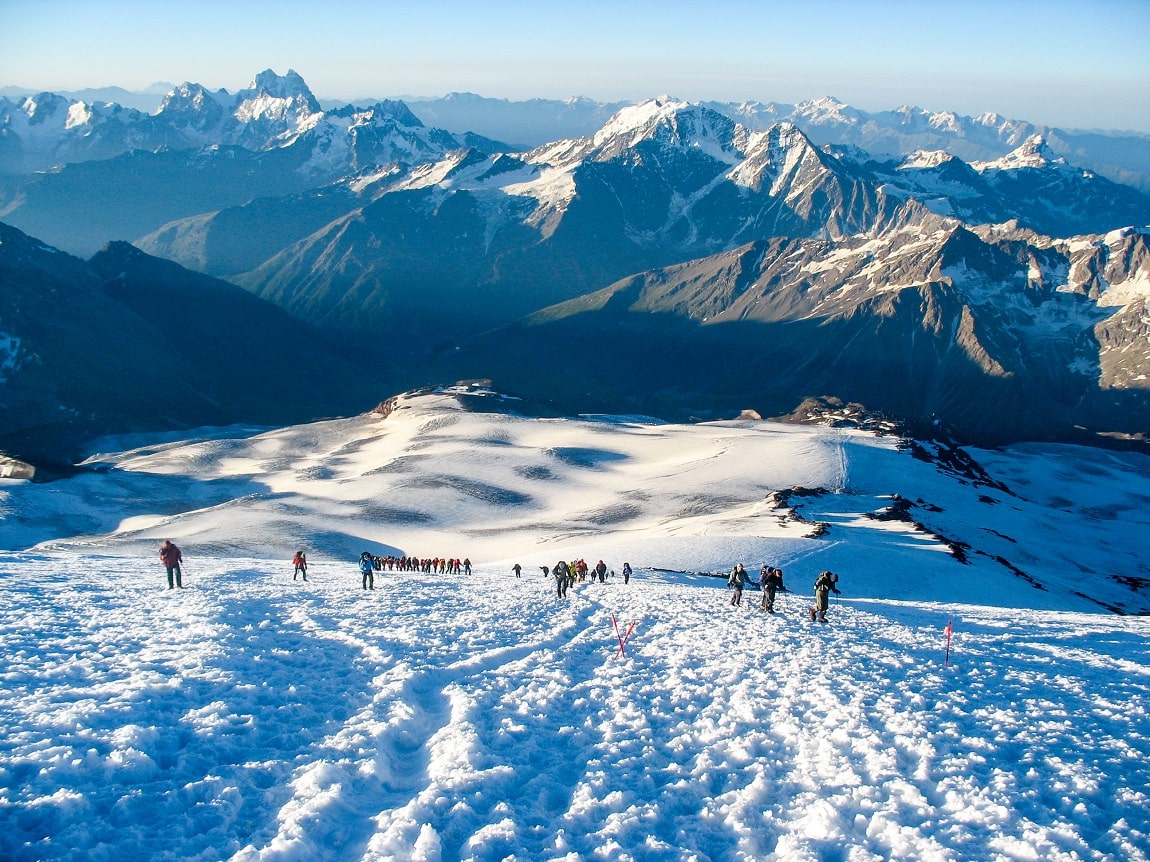 people going to climb Elbrus
